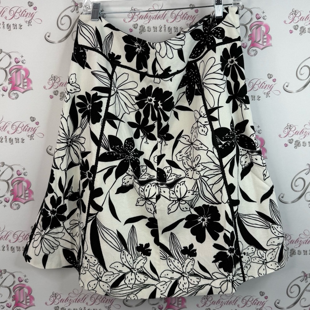 Skirt flowy flowers color block Floral Black and White Women's Skirt